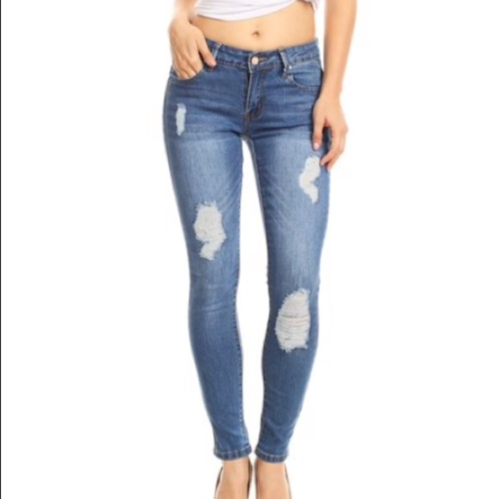 Distressed Skinny